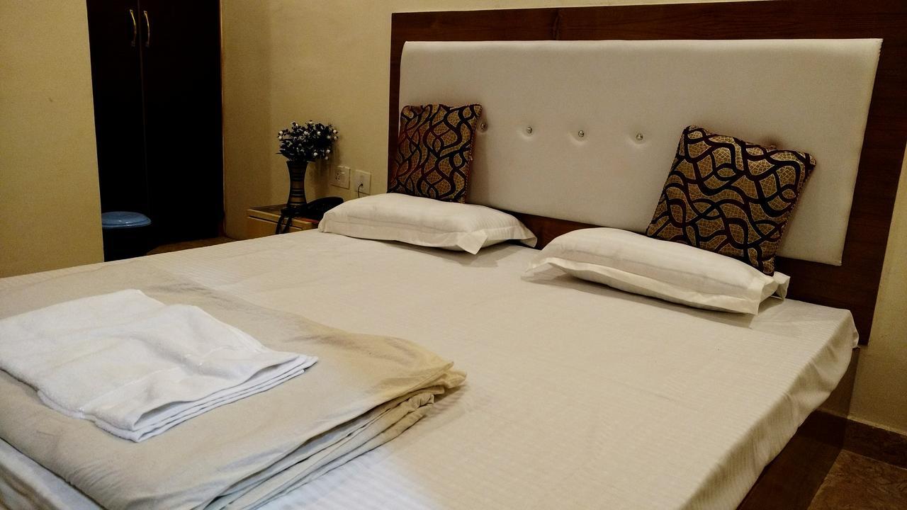 Hotel Rattans Regency Roorkee Esterno foto